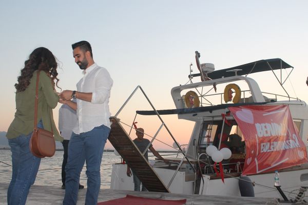İzmir Teknede Evlilik Teklifi