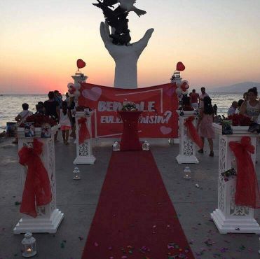 İzmir Kordonda Evlilik Teklifi
